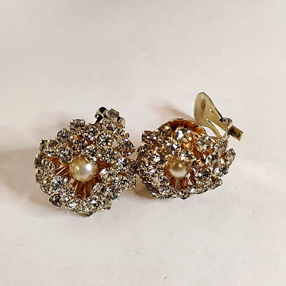 Vintage Gold Tone Rhinestone and Pearl Clip On Earrings - Picture 1 of 5